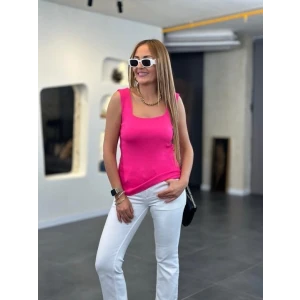 Kadın Kare Yaka Kalın Askılı Beyaz Triko Bluz