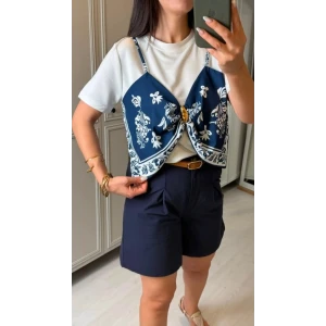 Kadın Şal Desen Detay Bluz Ve Keten Şort İkili Takım
