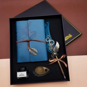 Kaligrafi Kalem Ve Vintage Tasarım Deri Defter