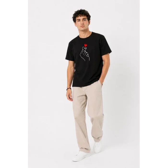 Erkek Kore Parmak Kalp Aşk Temalı Minimal Baskılı Tişört Yazlık Kısa Kol T-Shirt - Siyah