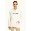 Oversize Üç İplik Şardonlu Kapüşonlu Sweatshirt – Beyaz “Other Lives” Ön Ve Arka Baskılı, Kanguru Cepli, Ribanalı Rahat Kışlık Model Beyaz