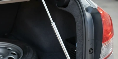 Bagaj Amortisörü Nedir? Araçlara Göre Doğru Bagaj Amortisörü Seçimi Rehberi