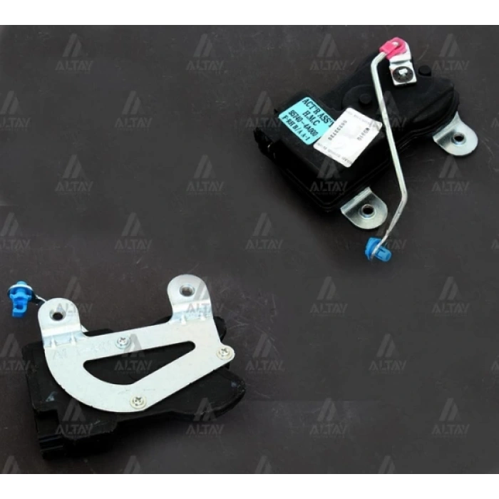 Merkezi Kilit Motoru Starex 2002-2008 Sağ (1 Adet) (Oem No: 95740-4A050)