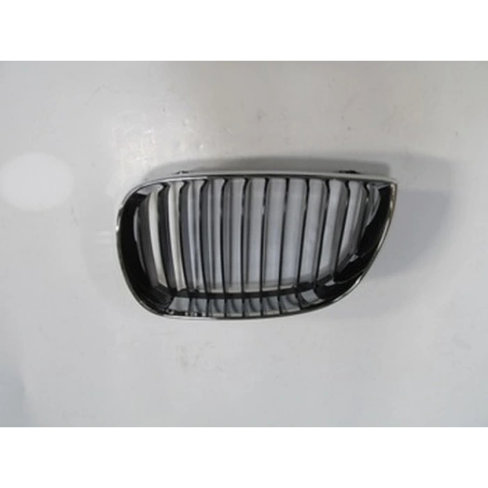 2004-2008 Bmw 1 Serı E87- Ön Panjur Sol Siyah-Nikelaj Çerçeveli (Tw) (Adet) (Oem No:51137077129)