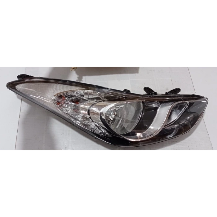 Far Elantra 2011- Sağ  Oem No: Hd01-56001-Emr