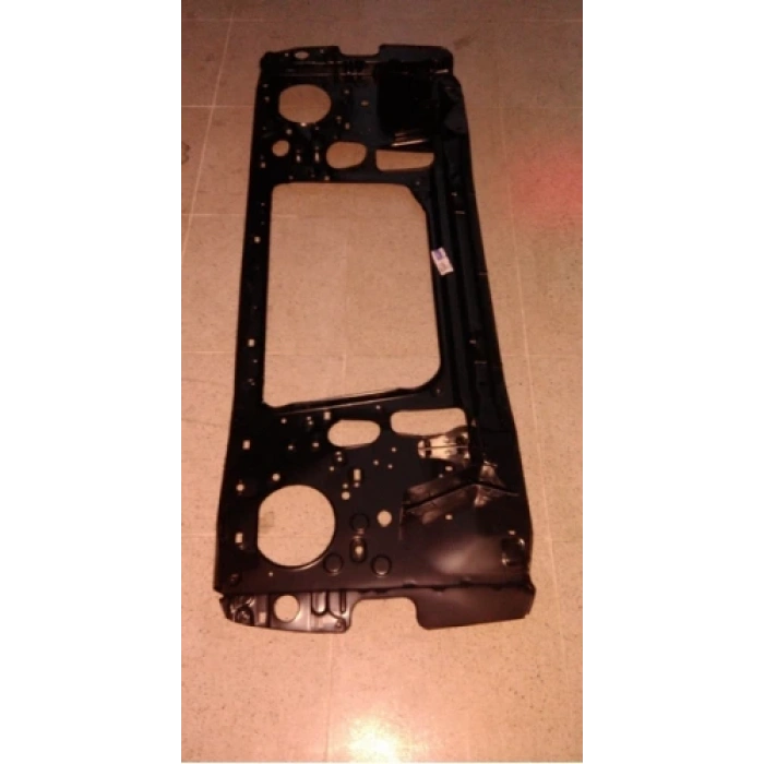 Panel B2500 1997-1999 Ön Oem No: Uv82-53-100F