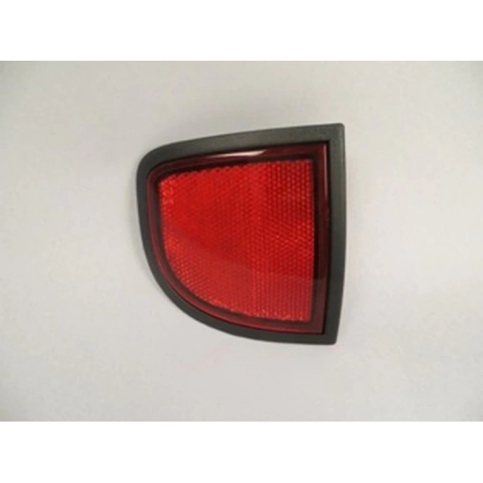 Mitsubishi L200 2006-2015 Pickup Arka Reflektör Sol Çamurluğa Takılan Amc (Oem No: 8355A015)