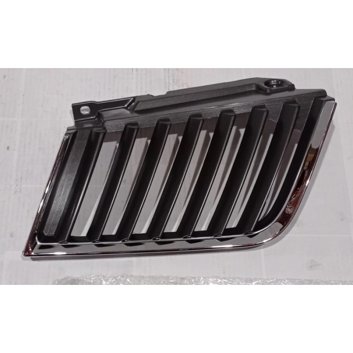 Panjur  L200  07-2009 Siyah Krom Çerçeveli Sağ Oem No: Mb4780501R