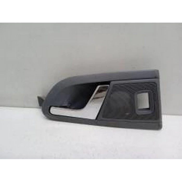 1996-2010 Skoda Octavia Arka Kapı İç Açma Kolu Sol Siyah (Elceği Nikelajlı)  (Adet) (Oem No:1U4839221Bjnw)