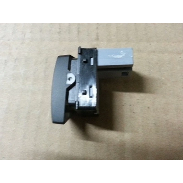 Volkswagen Octavia 2004 2008 Cam Açma Düğmesi Teklı   Arka : R (Oem No:1Z0959856)