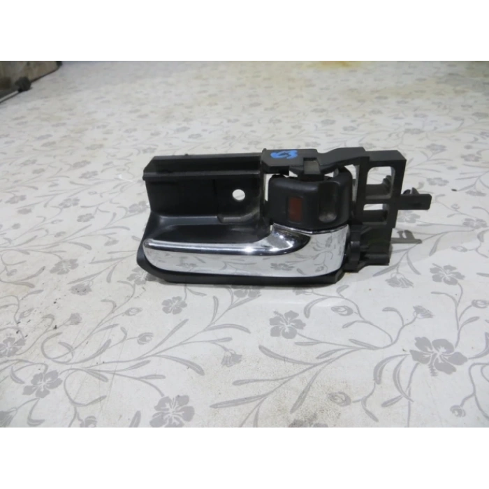 Kapı Kolu Avensis 2003-2008 İç Siyah+Krom Sağ (Oem No:69205-05040) (Adet)