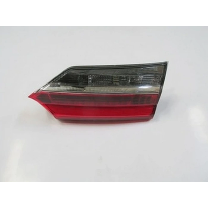 Toyota Corolla 2016-2018 İç Stop Lambası Sağ Kırmızı - Beyaz - Ledli (Casp) (E Marklı) (Adet) (Oem No:8158002A90)
