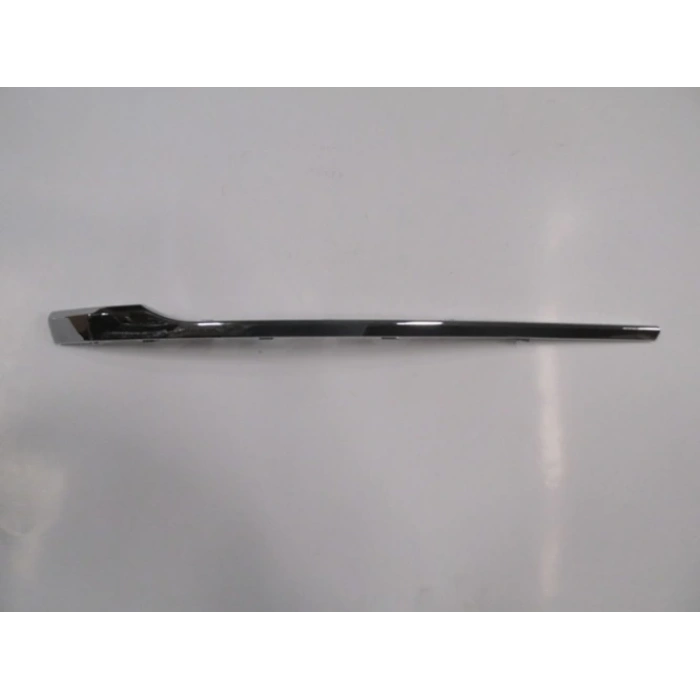 2014-2018 Volkswagen Passat B8 Ön Tampon Panjuru Yan Çıtası Sağ Nikelajlı Tw Oem No: 3G08532542Zz