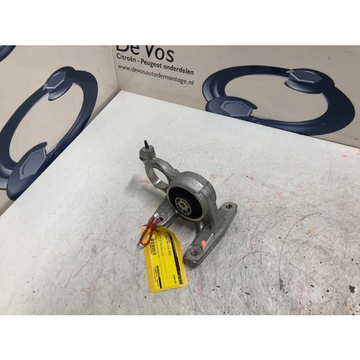 Alt Motor Takozu Psa 208/2008/308/3008/5008/Partner Tepee/C3/C4/C4 Cactus/Ds3/Ds4 Eb2 16- (Oem No: 9808354980)