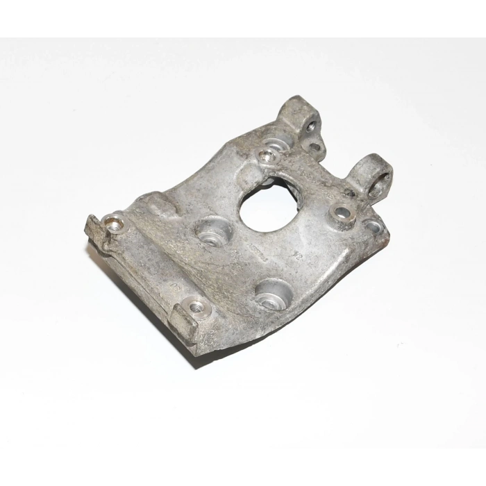 Braket: Klima  Kompresörü Baglantısı Ford Fıesta Bm 11- (Oem No: Av2Q 8D611 A9B)