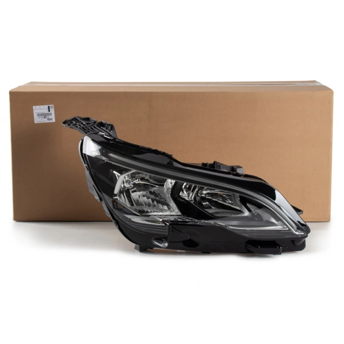 Far Sağ Psa 3008 (P84)/5008(P87) B.M 17- (Oem No: 1686413380)