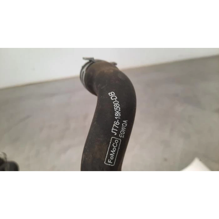 Kalorıfer Hortumu Çıkıs Kalorıfer Hortumu Çıkıs Ford Transıt Courıer B460 1.5 D 2018.04/- (Oem No: Jt76 18K580 Db)
