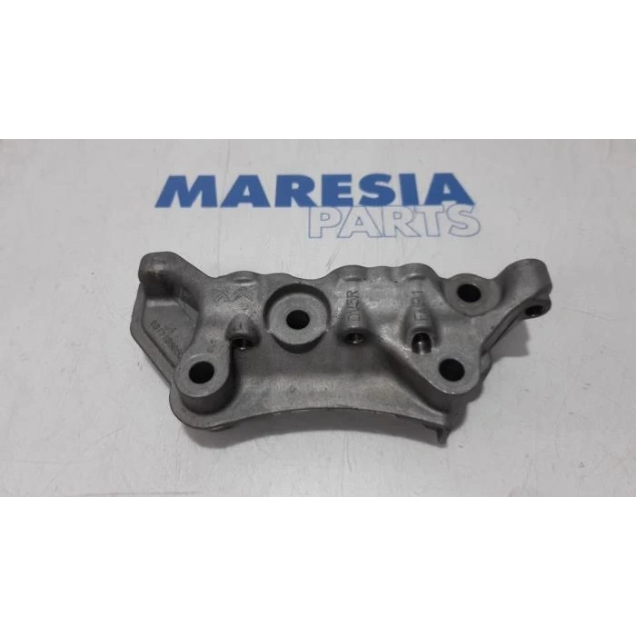 Motor Takozu Psa 208/2008/308/301 1.5 Hdı 2017- (Oem No: 9811186980)