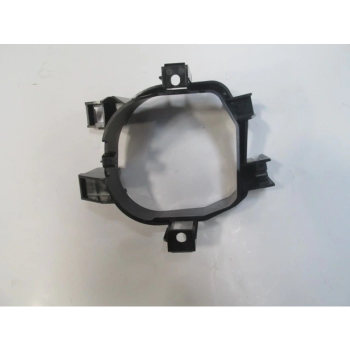 Nıssan Pıck Up- Navara- 16/22; Sis Lamba Çerçeve Braketi Sağ Plastik (Casp) (Oem No: 296-2063A)