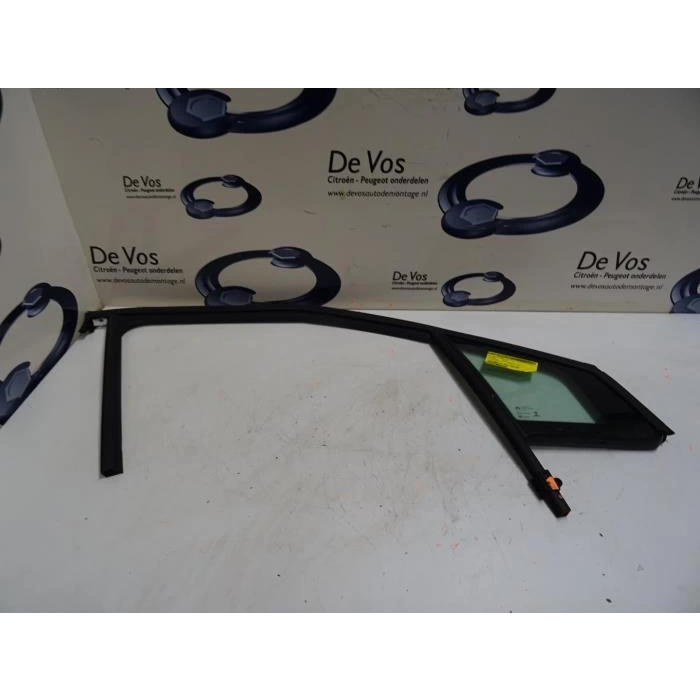 Ön Kapı Cam Fıtılı + Kelebek Camı Sağ C3 Psa Peugeot 97-00 (Oem No: Yq00015680)