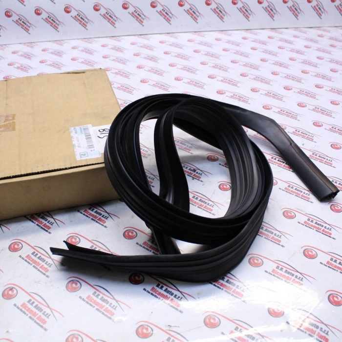 Ön Kapı Cam Yuva Fıtılı Sağ Ford Fıesta Bm 02- (Oem No: 2S61 A21510 Bd)