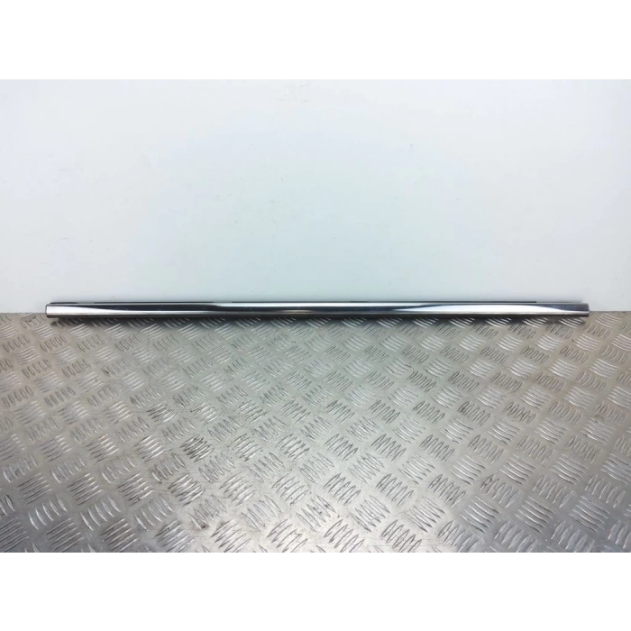 Sağ Ön Cam Dış Fıtıl Psa 5008 97-00 (Oem No: 9811240480)