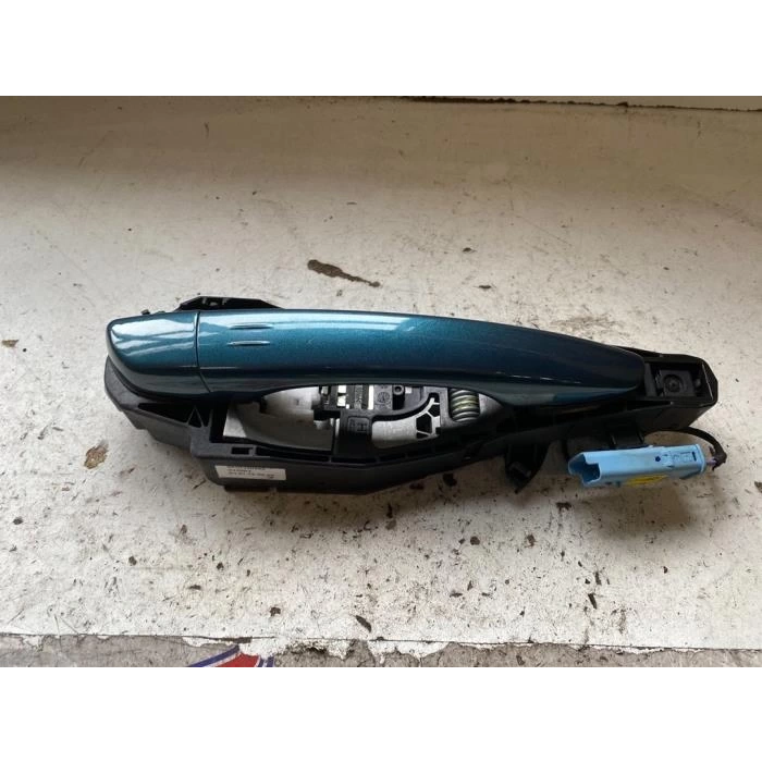 Sağ Ön Dış Kapı Kolu Kromsuz Ve Kablolu Psa 308 (T9) / 3008 / 508 B.M 2012- (Oem No: 981608341T)