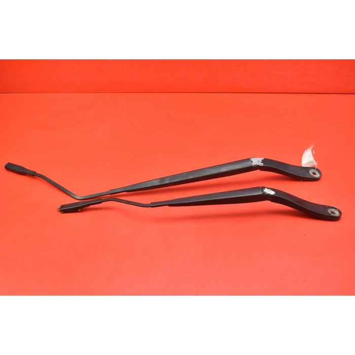 Silecek Kolu:On Cam Sol Lhd Ford B-460 Transıt Courıer Bm 14- (Oem No: Et76 17526 Ab)