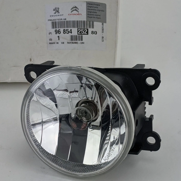 Sıs Farı Sag/Sol Aynı Adet  Psa 3008/5008/308/207/206+ 1.6 Hdı 09- (Oem No: 9685425280)