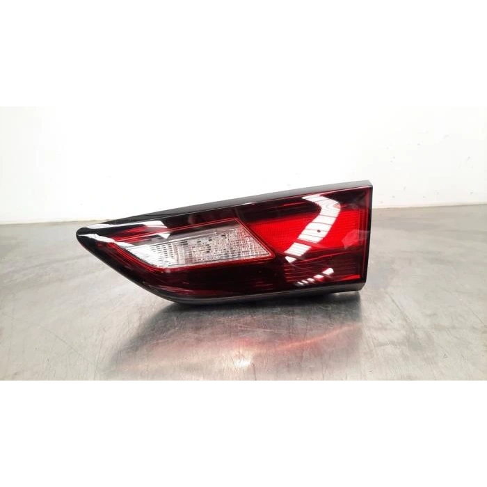 Stop Lambası Sağ İç  Led Aydınlatma Harıç Opel Astra K Bm 16- (Oem No: 39098789)