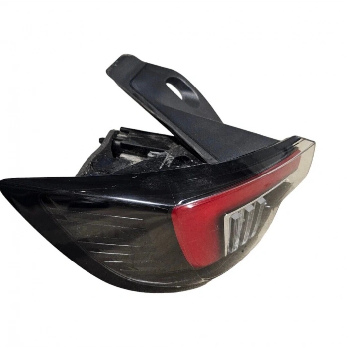 Stop Lambası Sol Dış Opel Mokka Bm 21- (Oem No: 9833721880)