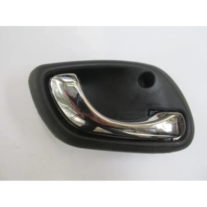 1998-2002 Suzuki Grand Vitara Ön Kapı İç Açma Kolu Sağ Siyah (Elceği Nikelajlı)  (Adet)