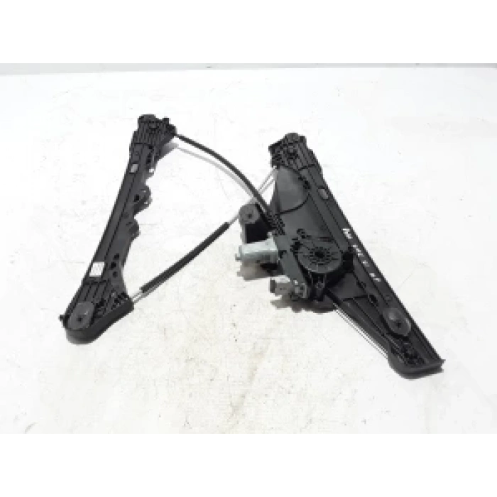 Ön Kapı Cam Krıkosu Sol Opel Mokka Bm 21- (Oem No: 9828130780)