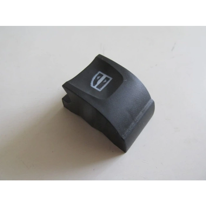 Renault Fluence 2009-2012 Ön - Arka Cam Düğme Butonu Sol (Kanallı Tırnak)
