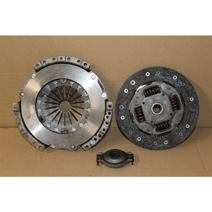Debrıyaj Setı 620 1284 00 / 3000 581 001 Vw Polo-Cordoba-Ibıza-Fabıa Aee-Afh-Ahw 1,4 16V-1,6 94-01 (Oem No: 030198141X)