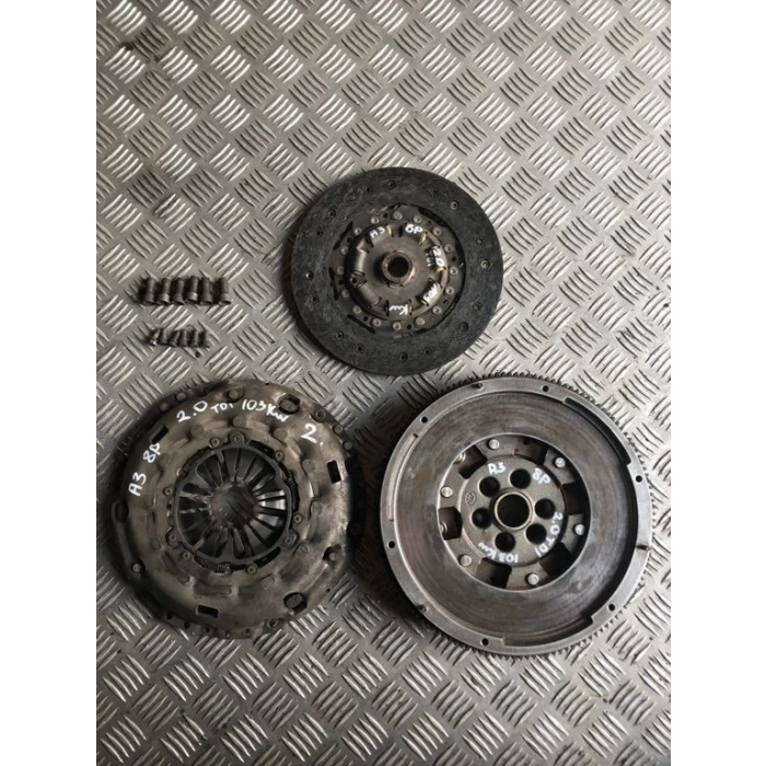 Volanlı Debrıyaj Setı (Hıdrolık Bılyalı) Vw Golf5-Golf6-A3-Jetta-Passat-Tıguan Bkd-Cbaa-Cffa-Cbab-Cffb-Bkp 2,0 Tdı 04- (Oem No: 03G105266Bb)