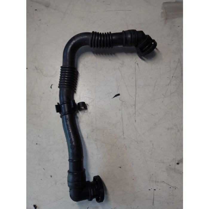 Havalandırma Borusu Külbütör Transporter Transporter T6 10Sonrası Caaa-Caab-Caac-Cfca 2.0 Tdi (Oem No: 03L103493K)