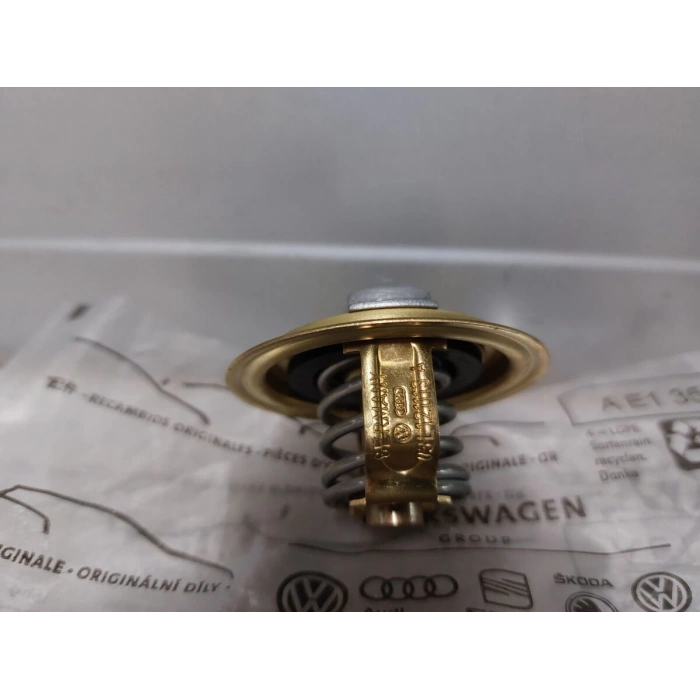 Termostat 83°C Vw A4-A5-A6-Q5-Polo Caga-Caha-Cagb-Cagc-Bby-Bky-Bbz 1,4 16V-2,0 Tdı 08- (Oem No: 03L121113A)