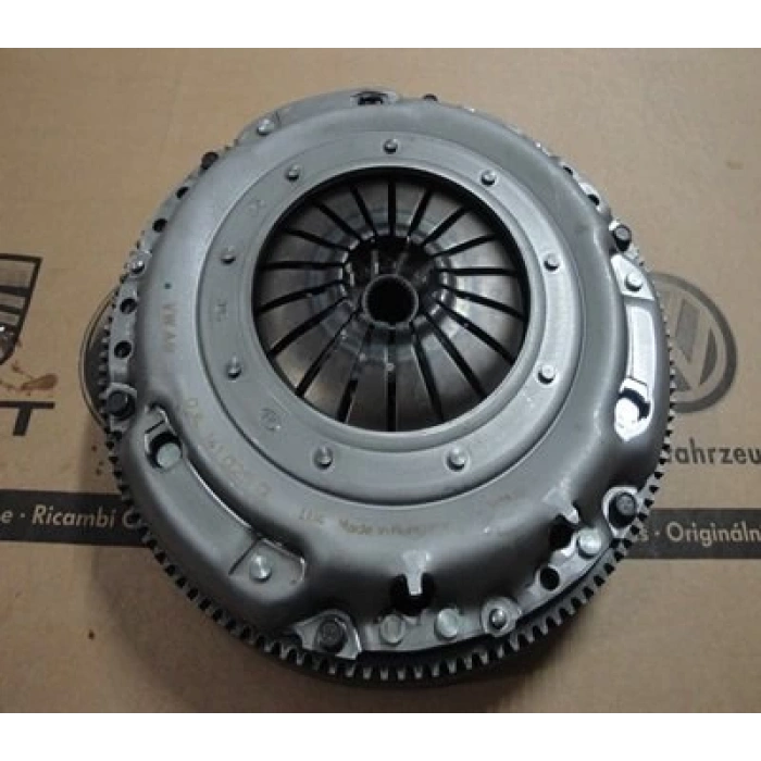 Debrıyaj Setı 3000950734 (Luk Tıpı) Vw Caddy-Golf6-Jetta-Passat-A3-Leon Cayc-Cayd-Dfsd 1,6 Tdı-2,0 Tdı 10- (Oem No: 03L141025Q)