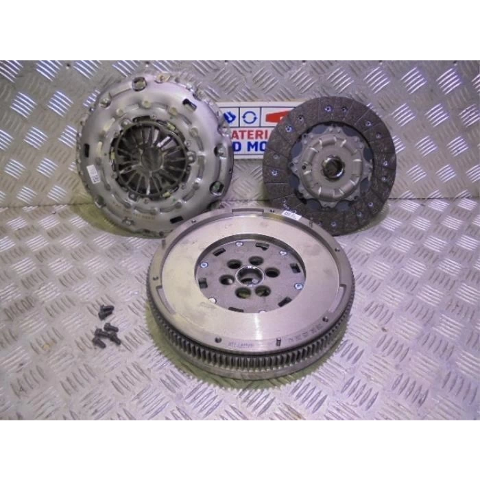 Debriyaj Seti Transporter Transporter T6 16Sonrası Cxfa-Cxha 2.0 Tdi 150 Hp Rulmansız (Oem No: 04L141015L)