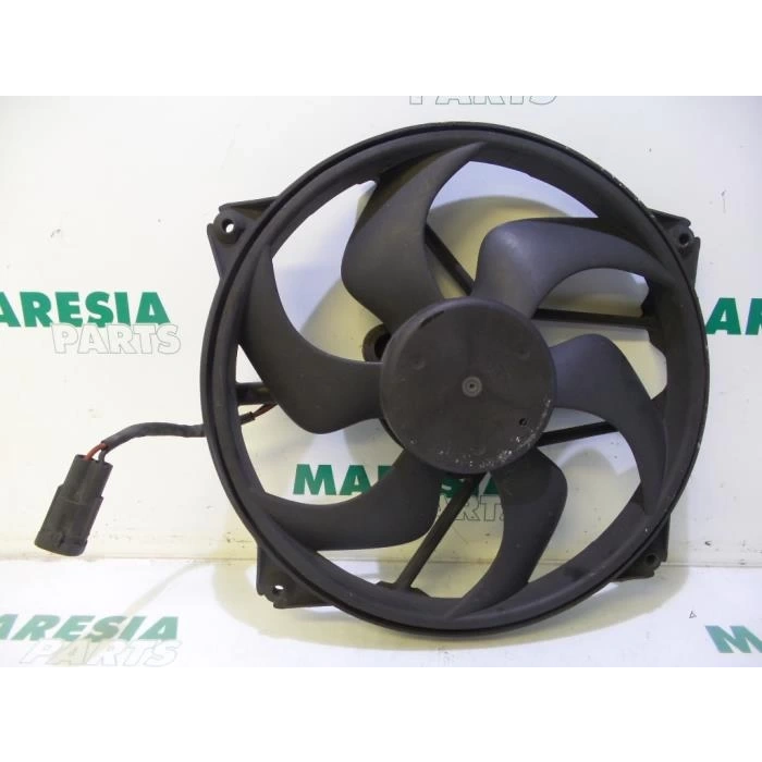 Fan Radyatör Xsara 97-05 / C4 04-09 / 307 00-07 / 1.4 Hdı-1.6-1.9 D-2.0 Hdı-2.0 200 Watt (Oem No: 1253C0)