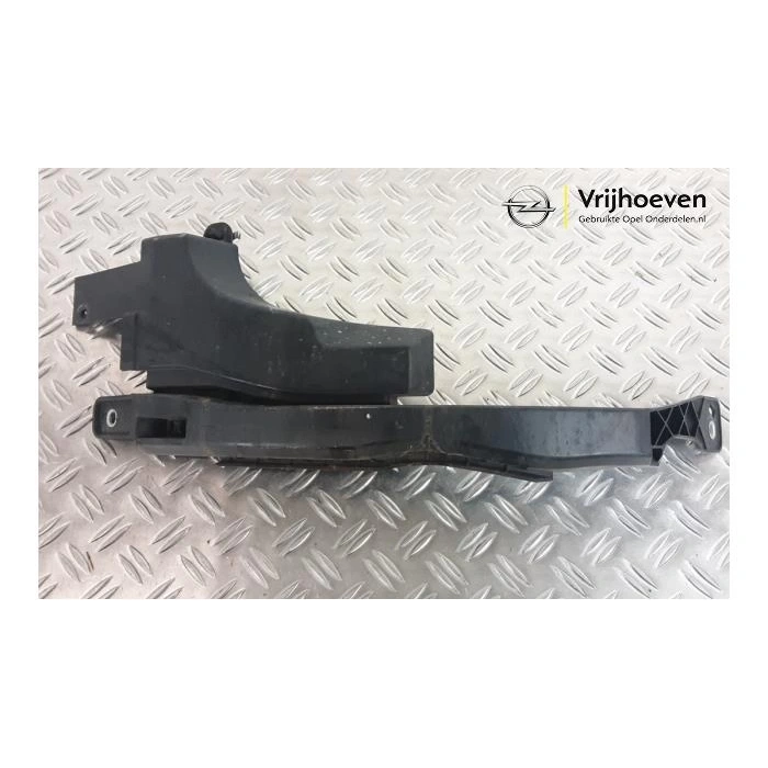 Ön Tampon Köpügü : Sağ Opel Insıgnıa B Bm 18- (Oem No: 13491390)