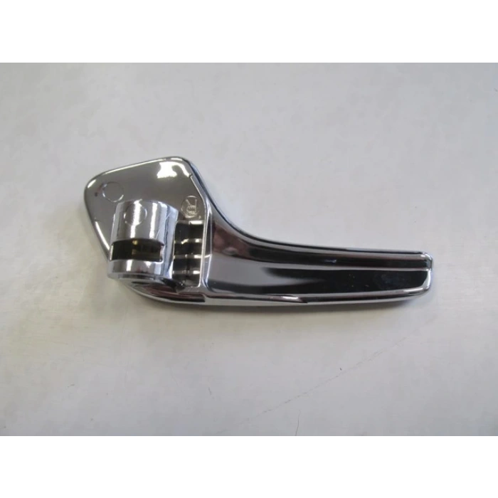 Opel Corsa- D- 07/14; Arka Kapı İç Açma Kolu Elceği Sağ Nikelajlı (Oem No: 136045)
