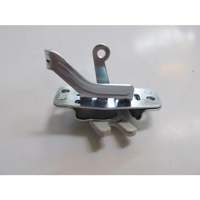 Peugeot Boxer- 14/24; Sürgülü Kapı Kilit Üst Bağlantı Karşılığı Sağ (Oem No: 1372139080)