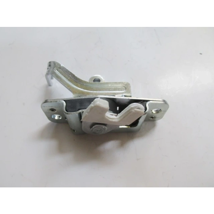 Fiat Ducato 2007-2014 Sürgülü Kapı Kilit Üst Bağlantı Karşılığı Sağ (Oem No: 1372139080)