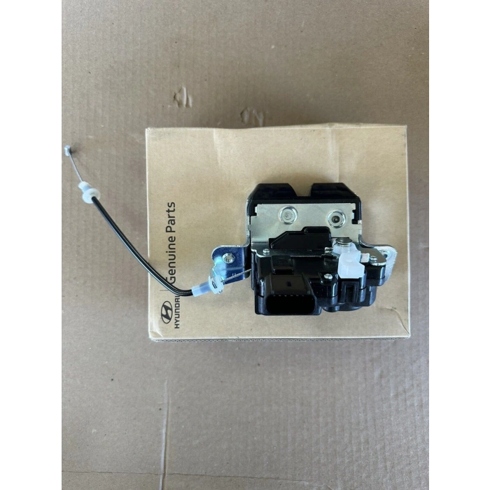 Mitsubishi Lancer 1992-1996 Stop Sağ (Oem No: 1401Yrn011771)