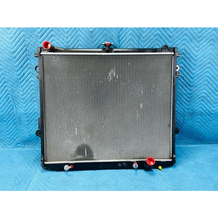 Su Radyatörü . Japon Land Cruıser (J20) 4.7 32V 07- (Oem No: 16400-50380)