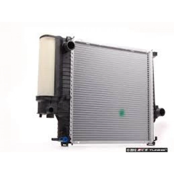 Su Radyatörü Bmw E30-E36- Z3 M40-M42-M43-M50-M52 90-99 (Oem No: 17111728907)