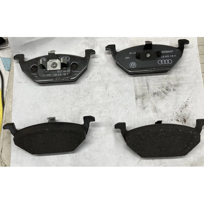 Fren Balata Golf4-Bora  98Sonrası / Toledo 00-06 / A3 96-03 / Leon 99-06 / Ibıza 05Sonrası Ön (Oem No: 1J0698151J)