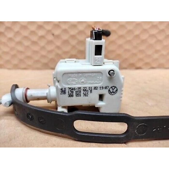 Golf4 Bora Touareg 97  Merkezi Kilit Motoru 6Nw007546351 (Oem No:1J0810773B)